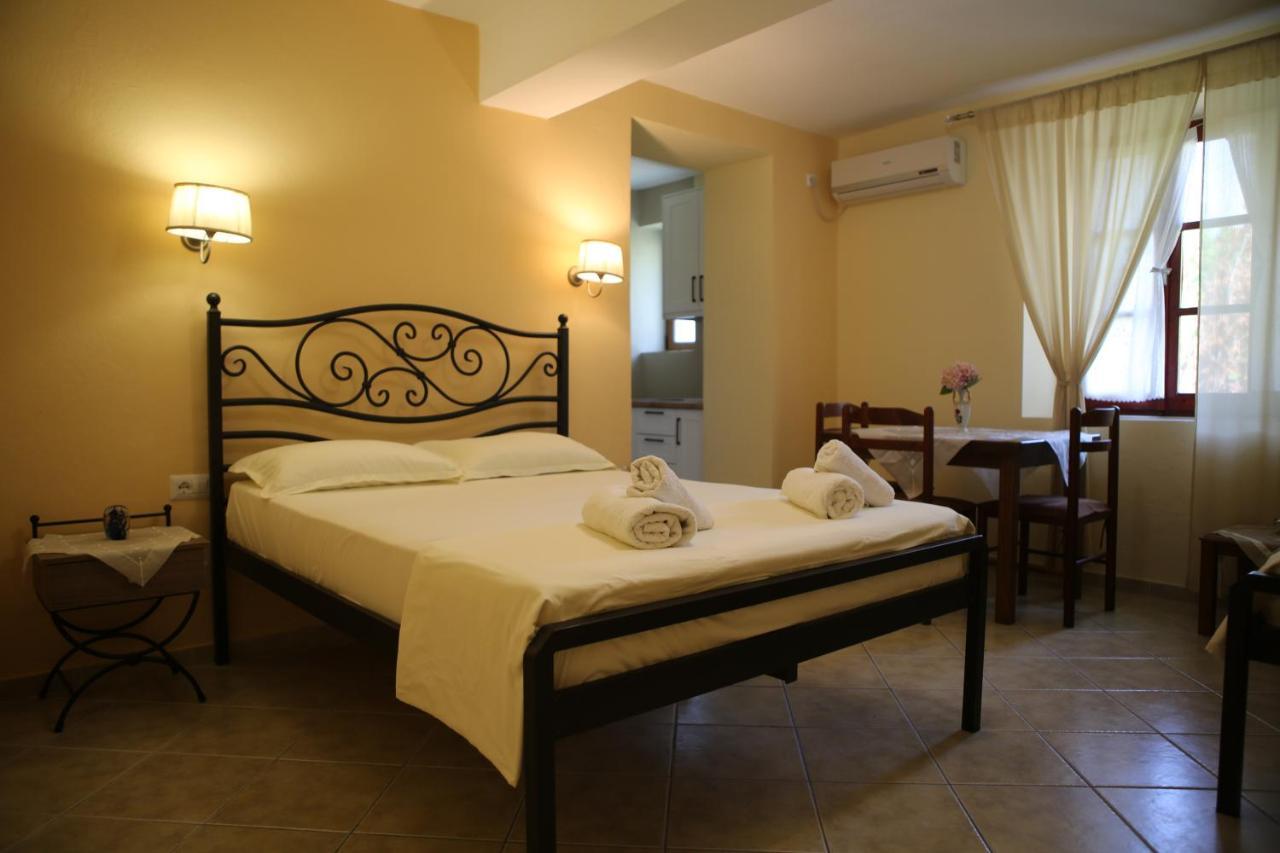Ferienwohnung La Casa Di Nonna Qeparo Exterior foto