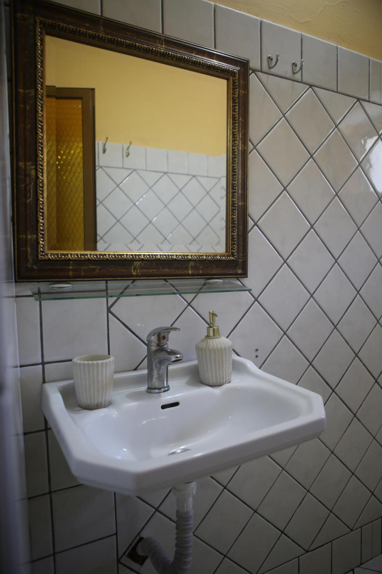 Ferienwohnung La Casa Di Nonna Qeparo Exterior foto